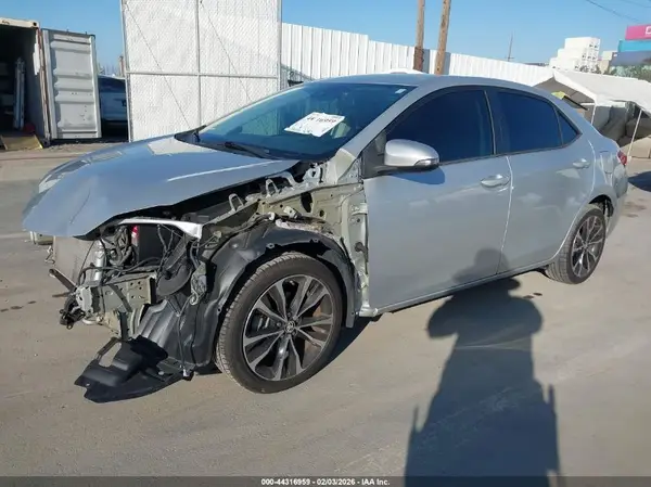 5YFBURHE4JP763082 2018 TOYOTA COROLLA - Image 2