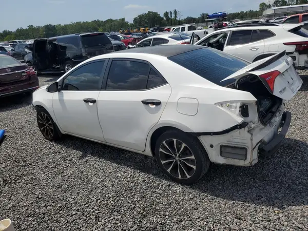 5YFBURHE4JP764491 2018 TOYOTA COROLLA - Image 2