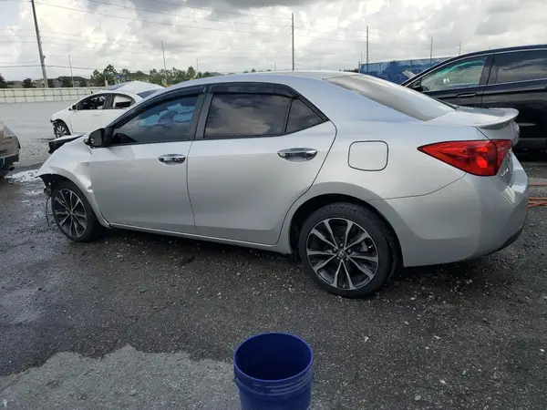 5YFBURHE4JP764619 2018 TOYOTA COROLLA - Image 2
