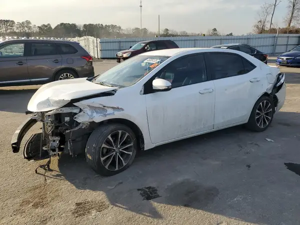 5YFBURHE4JP765124 2018 TOYOTA COROLLA - Image 1