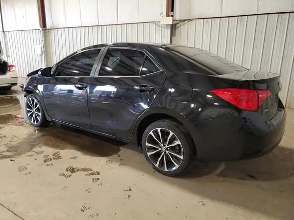 5YFBURHE4JP765379 2018 TOYOTA COROLLA - Image 2