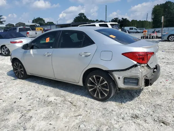 5YFBURHE4JP766547 2018 TOYOTA COROLLA - Image 2