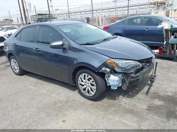 5YFBURHE4JP768301 2018 TOYOTA COROLLA - Image 1