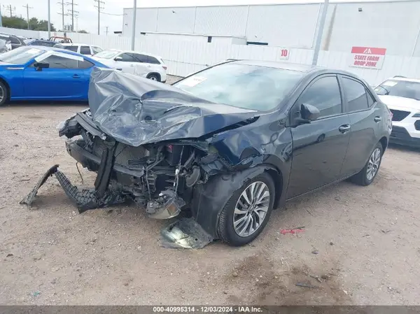 5YFBURHE4JP768606 2018 TOYOTA COROLLA - Image 2