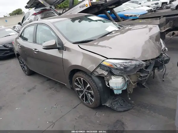 5YFBURHE4JP768766 2018 TOYOTA COROLLA - Image 1