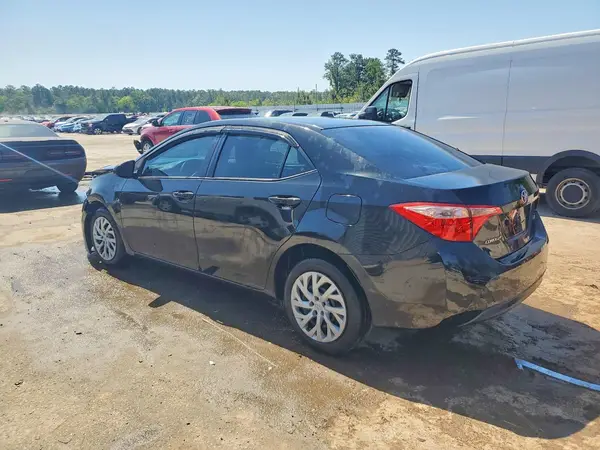5YFBURHE4JP770842 2018 TOYOTA COROLLA - Image 2