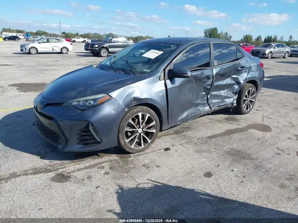 5YFBURHE4JP773157 2018 TOYOTA COROLLA - Image 2