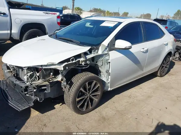5YFBURHE4JP774518 2018 TOYOTA COROLLA - Image 2