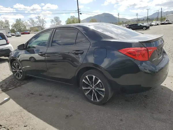 5YFBURHE4JP774759 2018 TOYOTA COROLLA - Image 2
