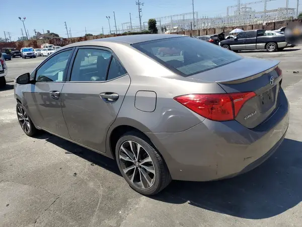 5YFBURHE4JP776169 2018 TOYOTA COROLLA - Image 2