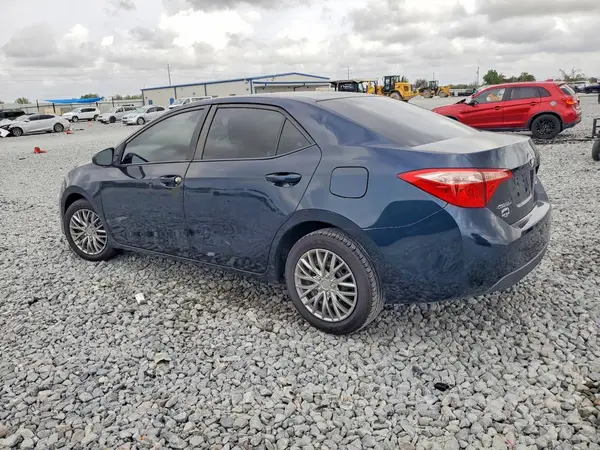 5YFBURHE4JP778309 2018 TOYOTA COROLLA - Image 2