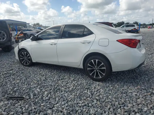 5YFBURHE4JP779024 2018 TOYOTA COROLLA - Image 2