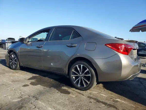 5YFBURHE4JP779301 2018 TOYOTA COROLLA - Image 2