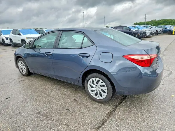 5YFBURHE4JP780531 2018 TOYOTA COROLLA - Image 2