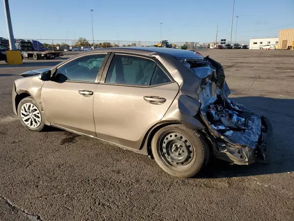 5YFBURHE4JP782599 2018 TOYOTA COROLLA - Image 2