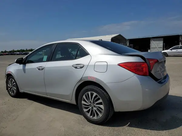 5YFBURHE4JP784546 2018 TOYOTA COROLLA - Image 2