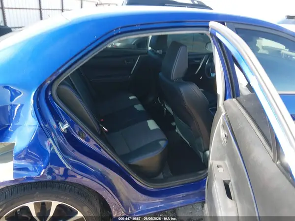 5YFBURHE4JP785972 2018 TOYOTA COROLLA - Image 8
