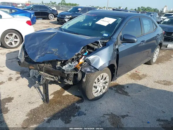 5YFBURHE4JP786734 2018 TOYOTA COROLLA - Image 2