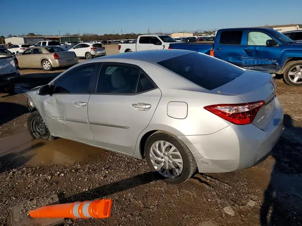 5YFBURHE4JP786846 2018 TOYOTA COROLLA - Image 2