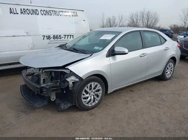 5YFBURHE4JP787138 2018 TOYOTA COROLLA - Image 2