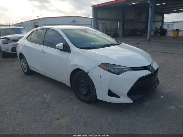 5YFBURHE4JP788287 2018 TOYOTA COROLLA - Image 1