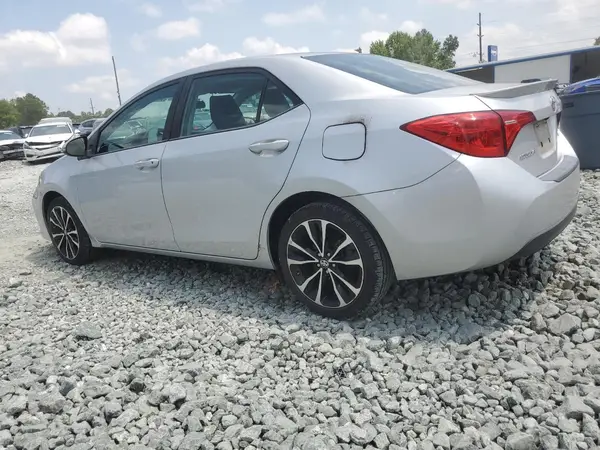5YFBURHE4JP789598 2018 TOYOTA COROLLA - Image 2