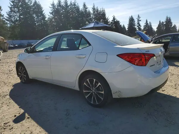 5YFBURHE4JP790041 2018 TOYOTA COROLLA - Image 2
