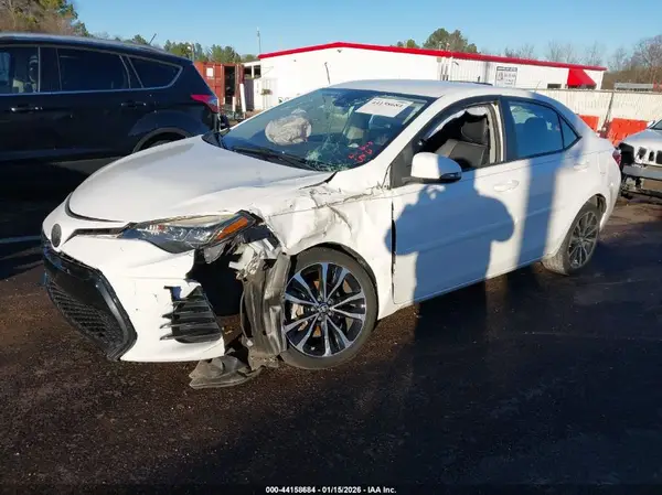 5YFBURHE4JP793683 2018 TOYOTA COROLLA - Image 2