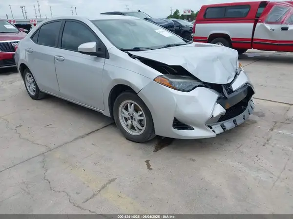 5YFBURHE4JP794333 2018 TOYOTA COROLLA - Image 1