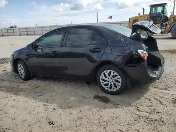 5YFBURHE4JP797393 2018 TOYOTA COROLLA - Image 2
