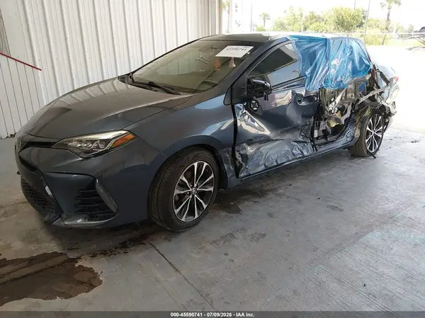 5YFBURHE4JP797734 2018 TOYOTA COROLLA - Image 2