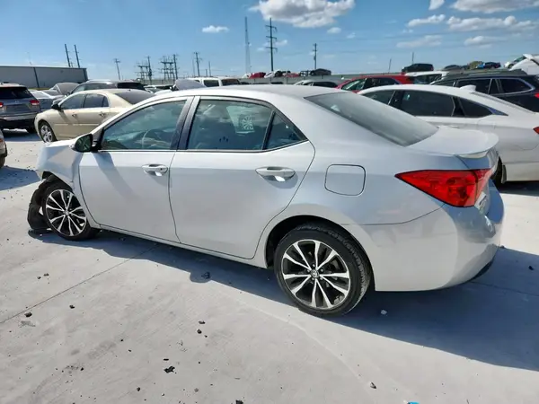 5YFBURHE4JP797796 2018 TOYOTA COROLLA - Image 2