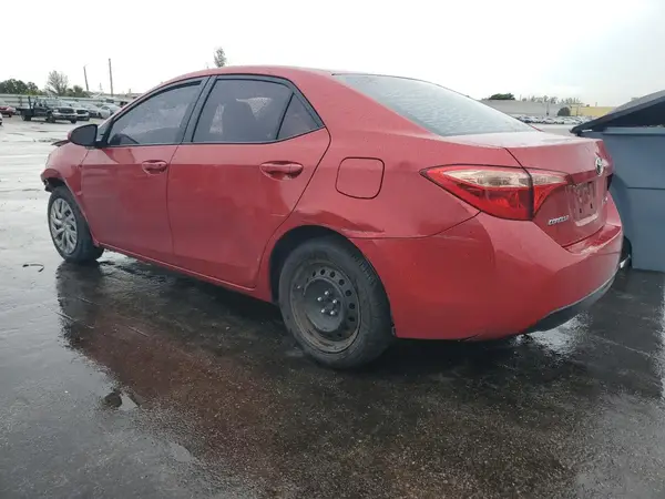 5YFBURHE4JP797975 2018 TOYOTA COROLLA - Image 2