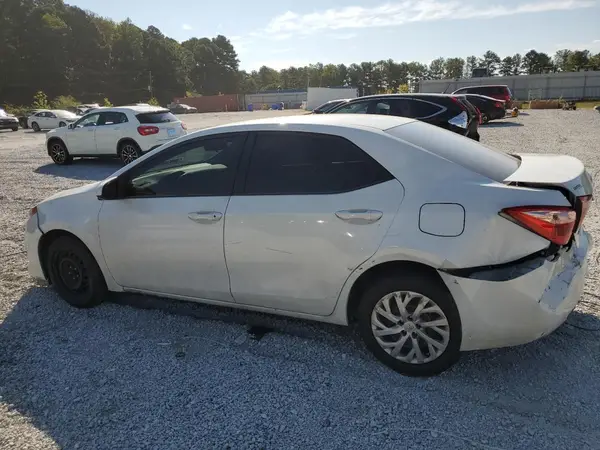 5YFBURHE4JP798513 2018 TOYOTA COROLLA - Image 2
