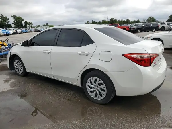 5YFBURHE4JP800678 2018 TOYOTA COROLLA - Image 2
