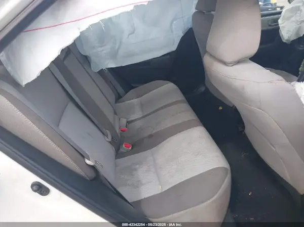 5YFBURHE4JP801829 2018 TOYOTA COROLLA - Image 8