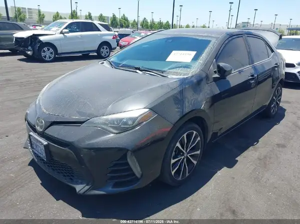 5YFBURHE4JP802320 2018 TOYOTA COROLLA - Image 2