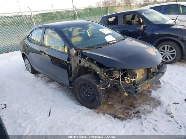 5YFBURHE4JP803113 2018 TOYOTA COROLLA - Image 1