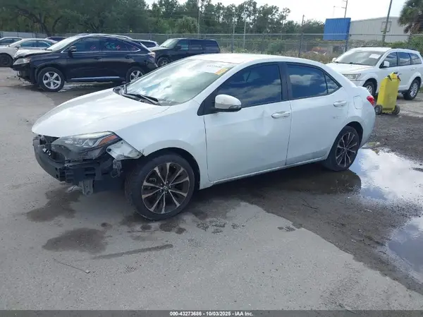 5YFBURHE4JP803368 2018 TOYOTA COROLLA - Image 2