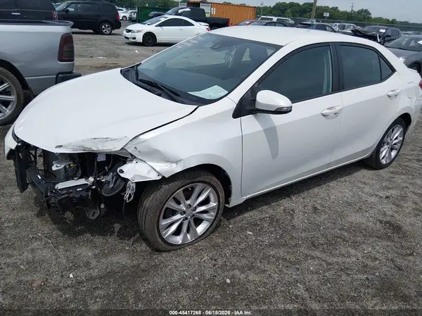 5YFBURHE4JP804066 2018 TOYOTA COROLLA - Image 2