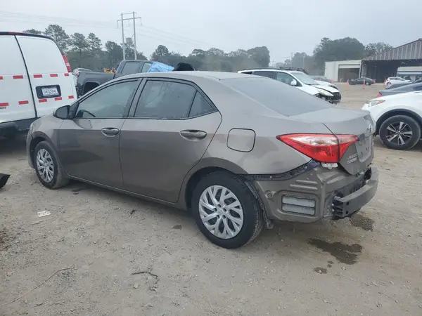 5YFBURHE4JP804469 2018 TOYOTA COROLLA - Image 2