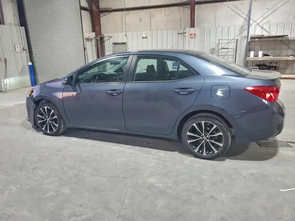5YFBURHE4JP806075 2018 TOYOTA COROLLA - Image 2