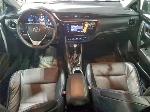5YFBURHE4JP806075 2018 TOYOTA COROLLA - Image 8