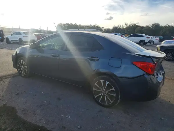 5YFBURHE4JP807095 2018 TOYOTA COROLLA - Image 2