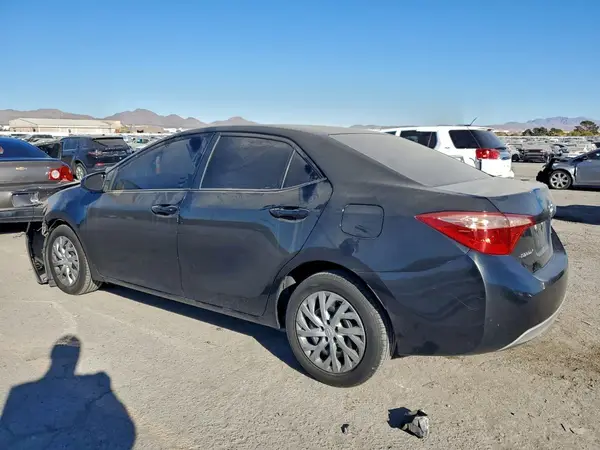 5YFBURHE4JP807310 2018 TOYOTA COROLLA - Image 2
