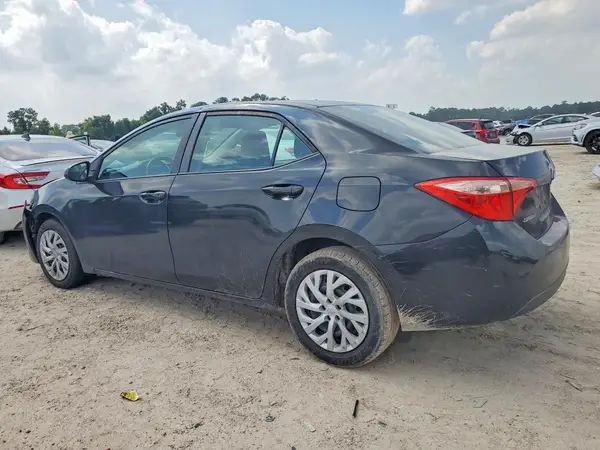 5YFBURHE4JP810594 2018 TOYOTA COROLLA - Image 2