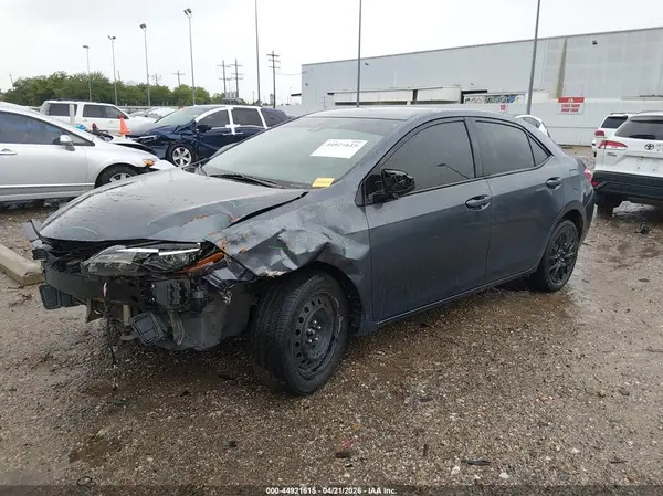 5YFBURHE4JP811471 2018 TOYOTA COROLLA - Image 2