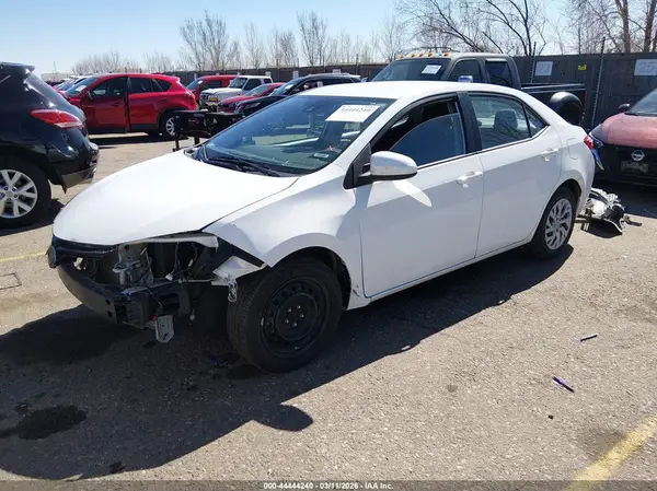 5YFBURHE4JP814029 2018 TOYOTA COROLLA - Image 2