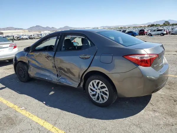 5YFBURHE4JP815780 2018 TOYOTA COROLLA - Image 2