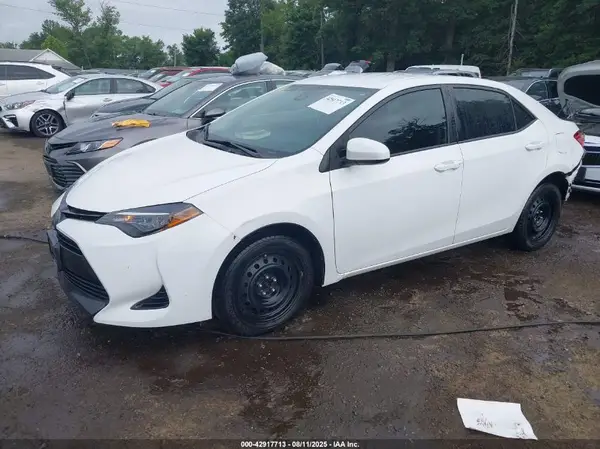 5YFBURHE4JP816315 2018 TOYOTA COROLLA - Image 2